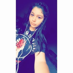 Meet your Posher, Emily